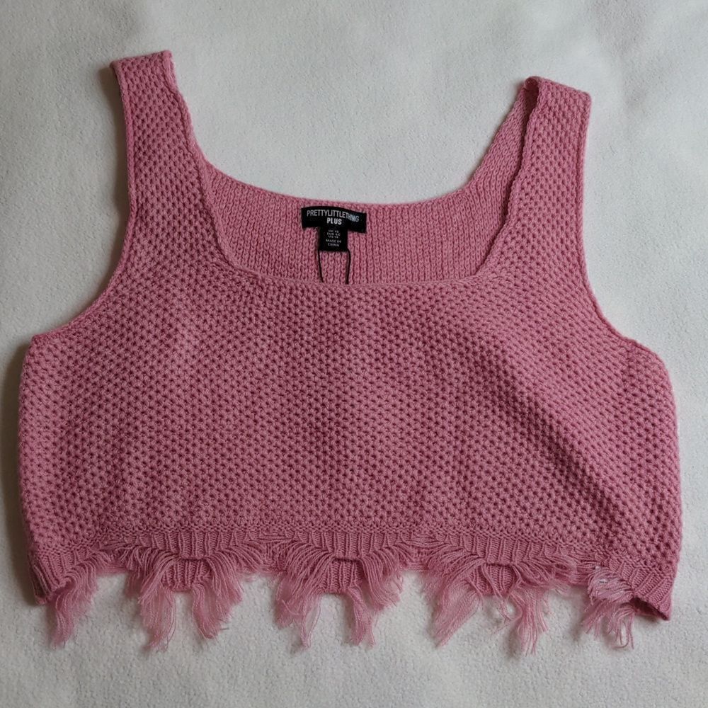 PrettyLittleThing Plus size 14 Pink Raw Hem Crop Top, NEW
